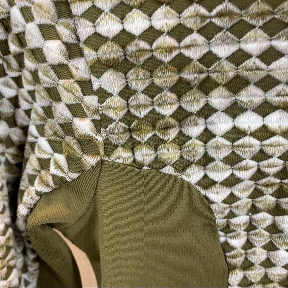 Nike Pro Hyperwarm Long Sleeved Funnel Neck Training Top Olive Green Size XS - Picture 5 of 15